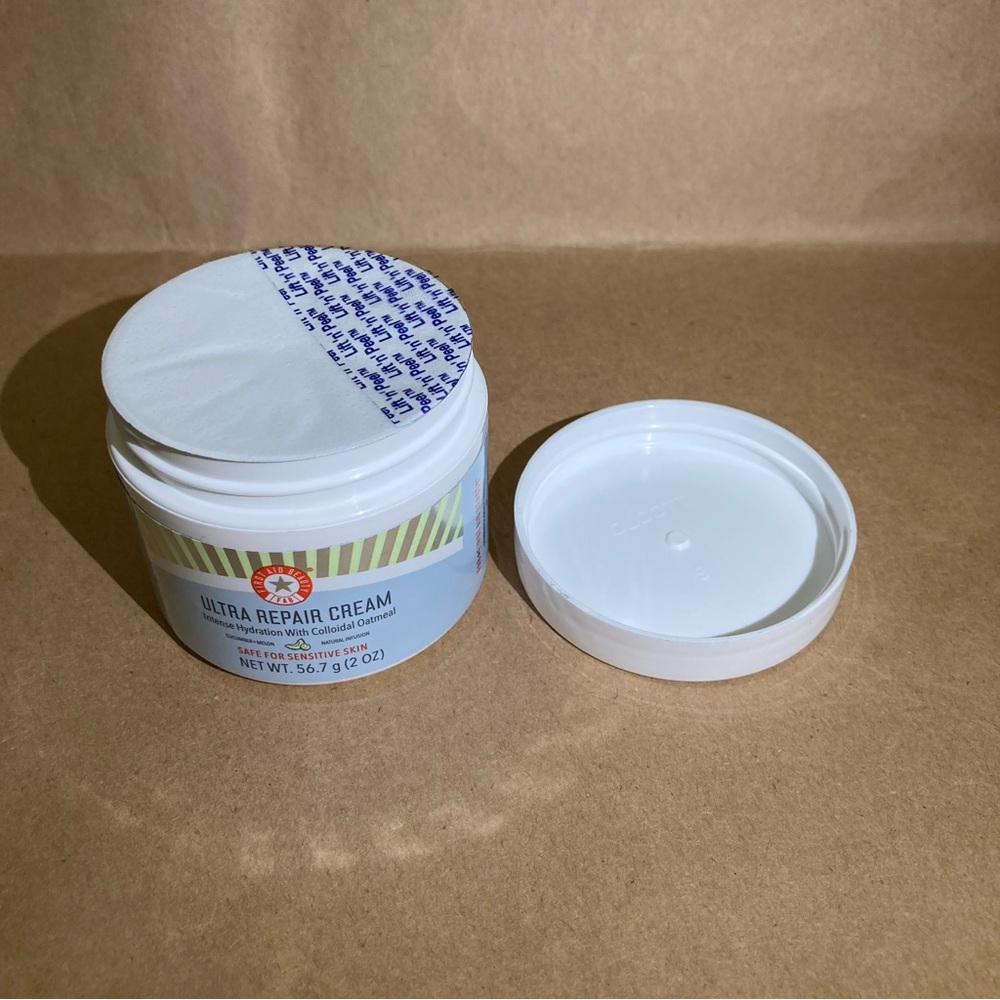 First aid beauty ultra repair cream 2oz (exp 09/2025)